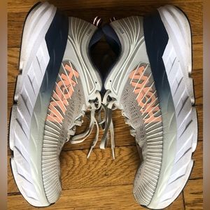 Hoka Bondi 7. Regular width, women’s size 8.